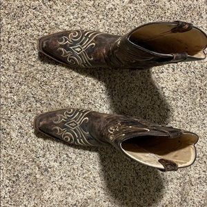 Women circle g boots